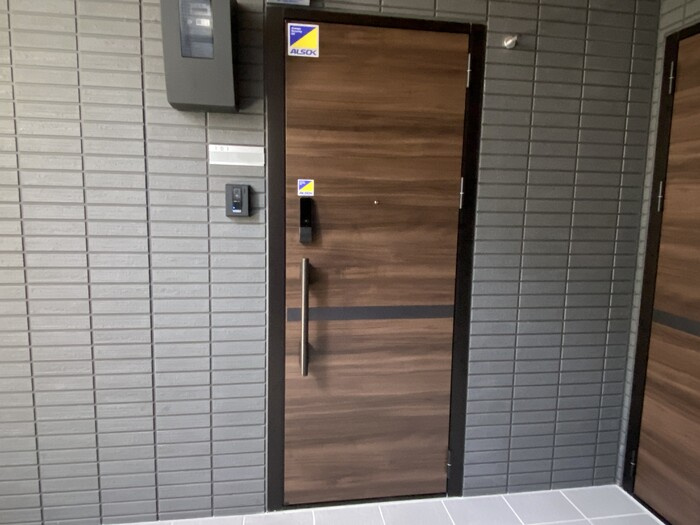 ポワロ　Ⅲの玄関