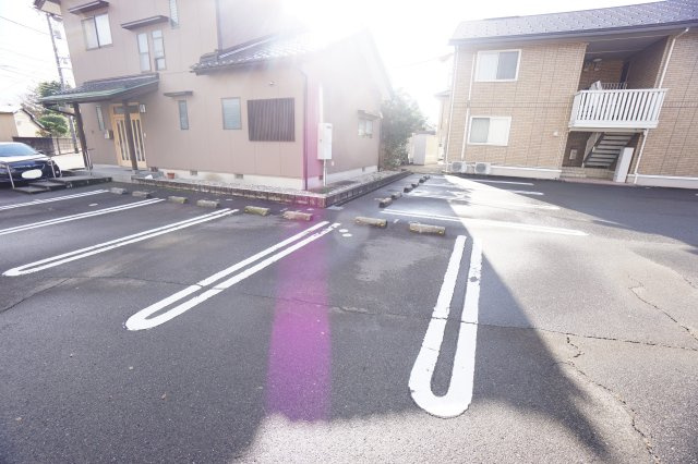 ロアジーナ　B棟の駐車場