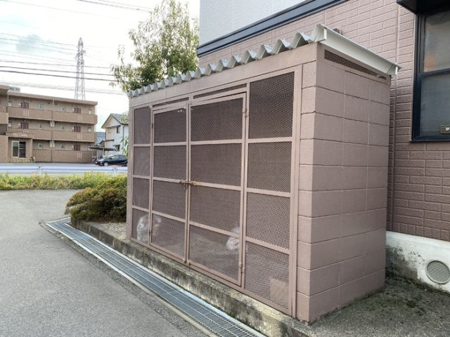 ロイヤルファミール　A