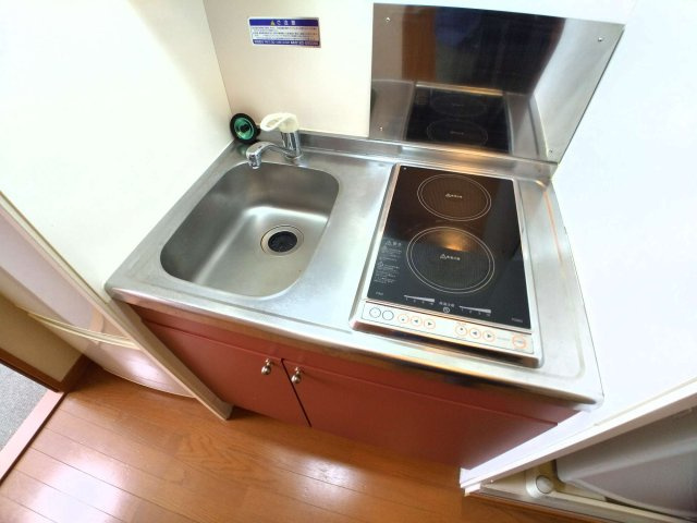 レオパレスブリッサ北花田のキッチン|一人暮らしにピッタリの機能的なシンク