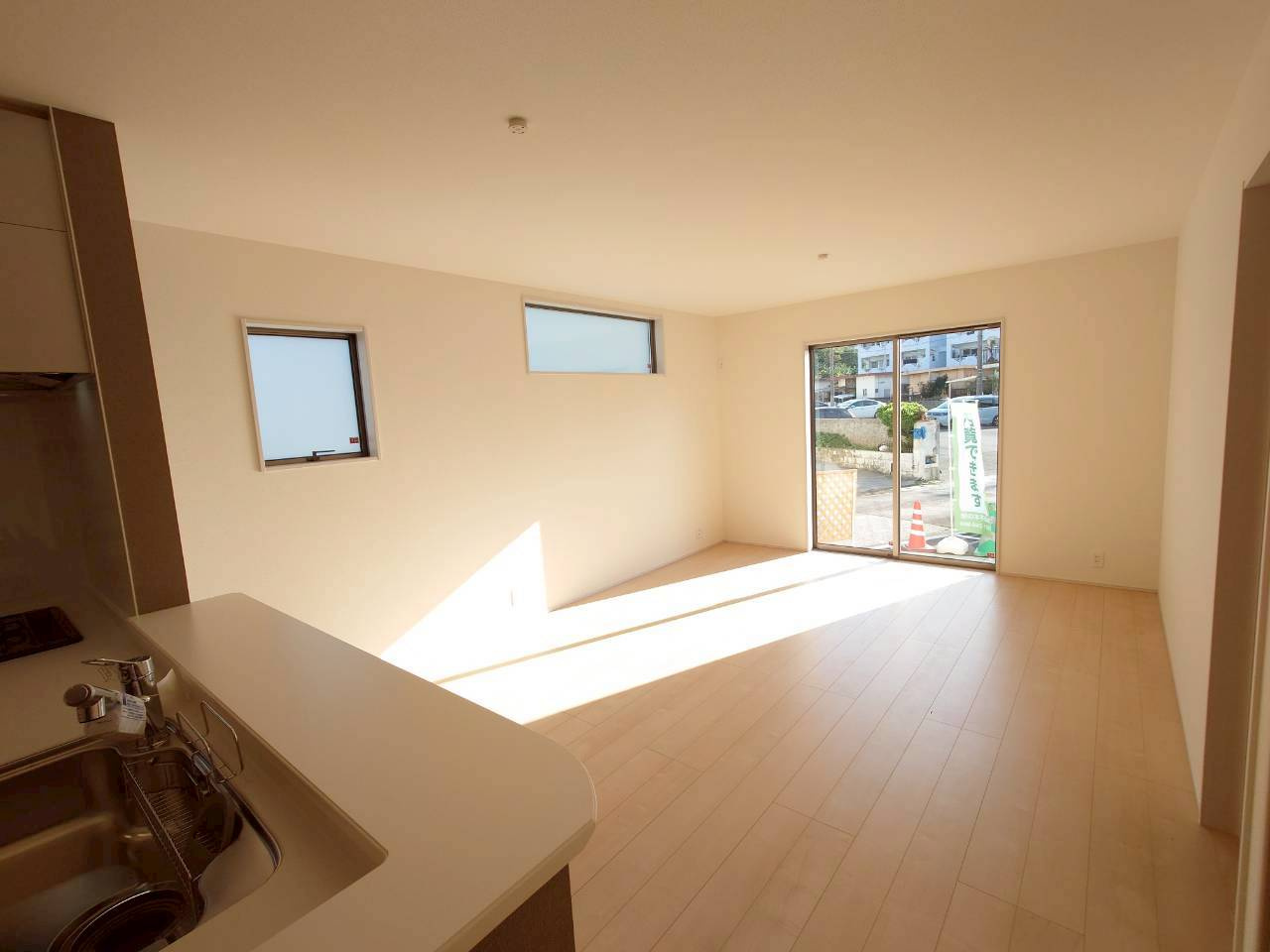 ■■豊見城市我那覇-1号棟（全3棟）の居間・リビング|ゆったり過ごせるリビングです