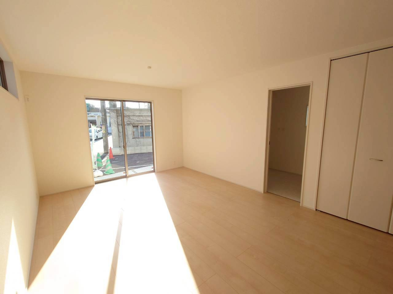 ■■豊見城市我那覇-1号棟（全3棟）の居間・リビング|使いやすいリビングです