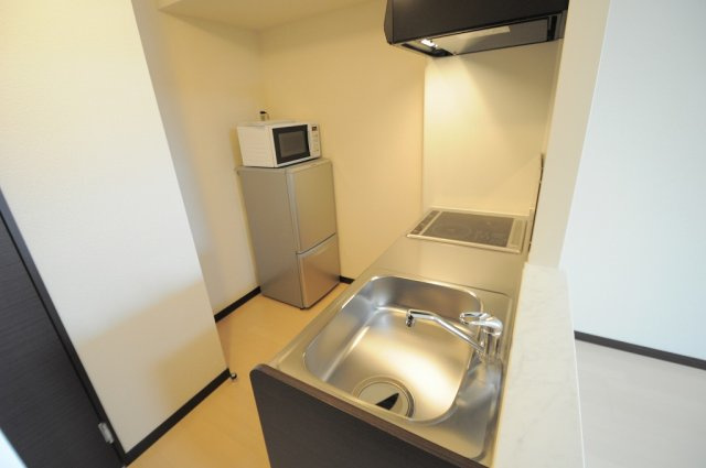 レオパレス松山インターのキッチン|備品や設備仕様は号室等により異なります現地をご確認下さい。