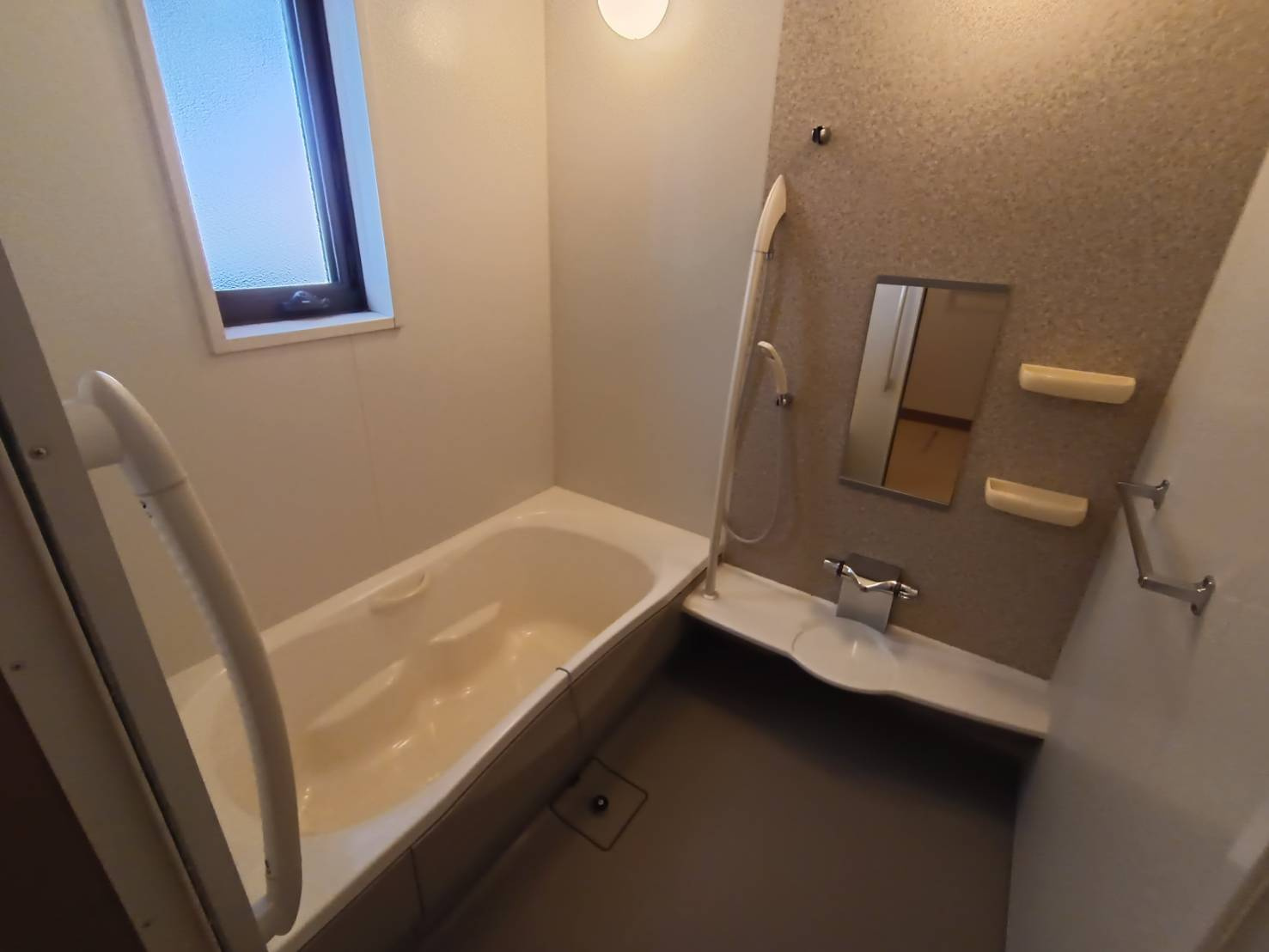 西条市樋之口67-3　中古戸建の浴室