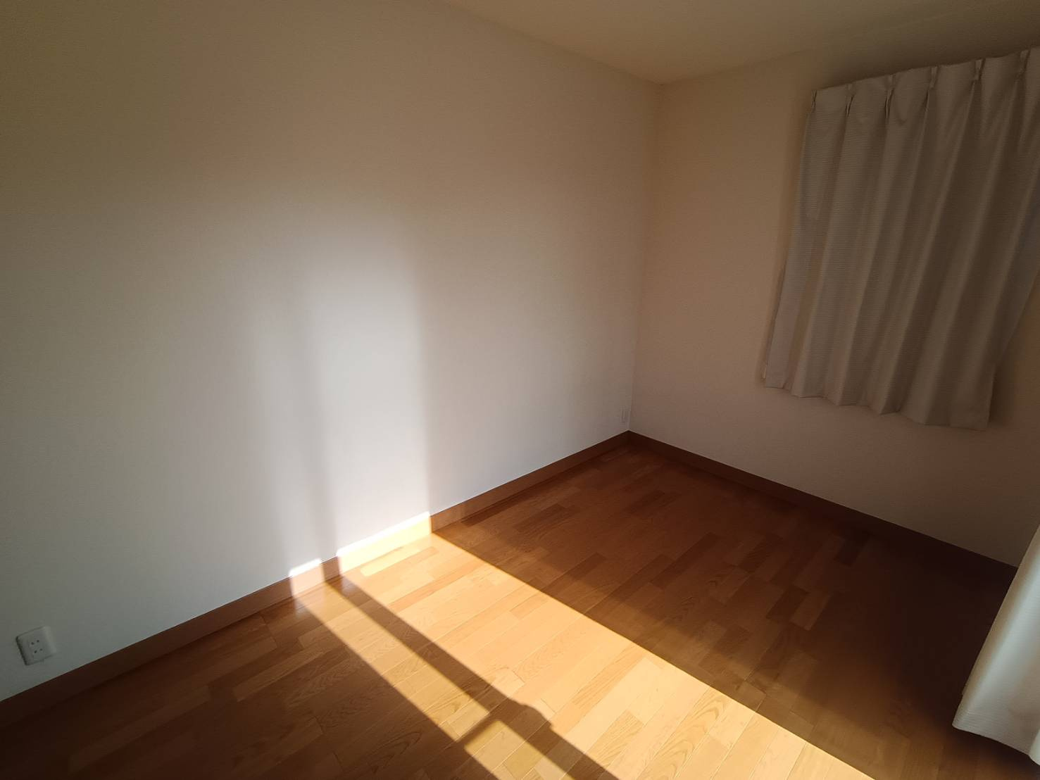 西条市樋之口67-3　中古戸建の洋室