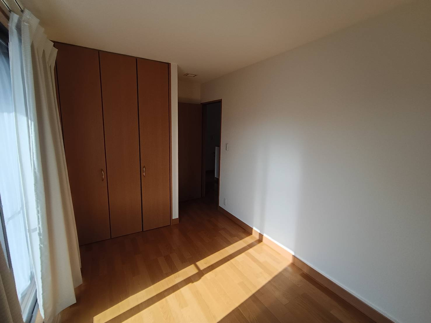 西条市樋之口67-3　中古戸建の洋室