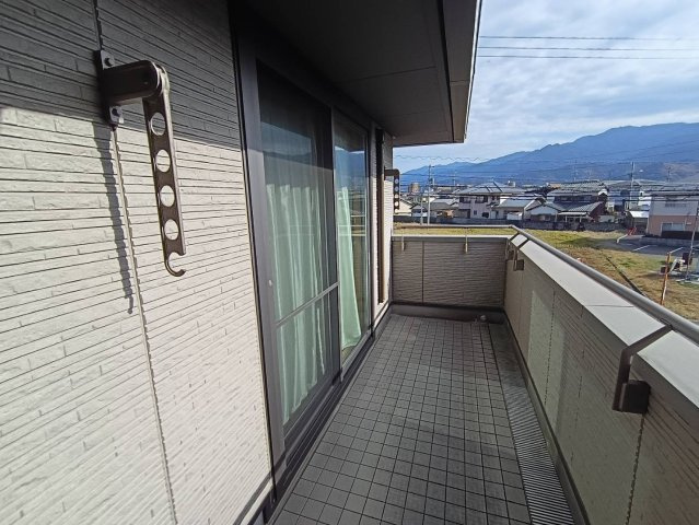 西条市樋之口67-3　中古戸建のバルコニー