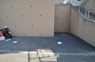 【駐車場】