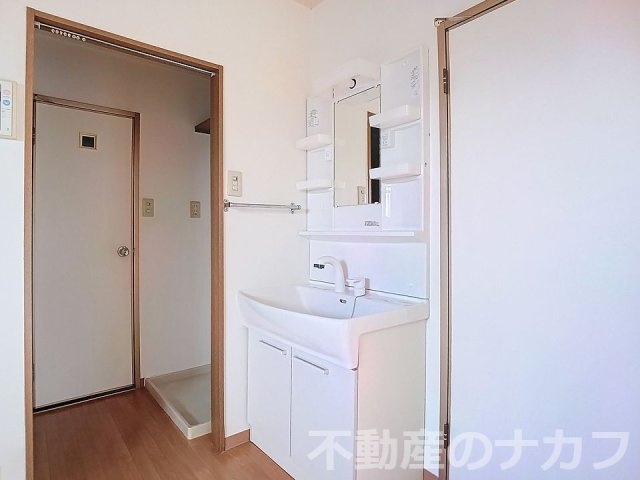 シティコーポ花園の独立洗面台|※地震前の写真です