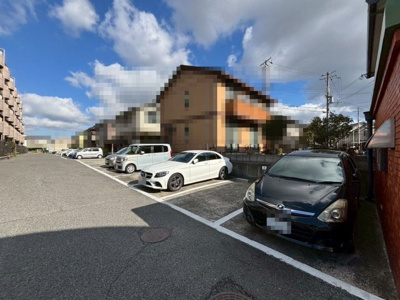 【駐車場】 | ノバカネイチ津久野台 | 平置き駐車場でお車の出し入れもラクラク♪