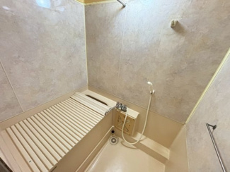 【浴室】 | ノバカネイチ津久野台 | 時間短縮でシャワーだけの方も多いですが、一日の疲れを癒すため湯船に浸かれば心身ともにリラックスできますね♪