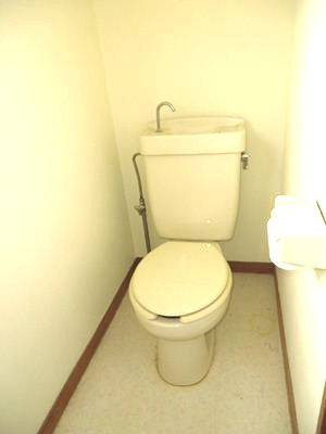 【トイレ】 | ルプチーニ松岡I | 落ち着いた色調のトイレです