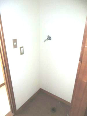 【設備】 | ルプチーニ松岡I | 洗濯機置場です