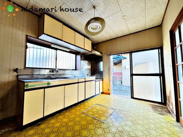 上尾市大谷本郷　中古戸建のキッチン