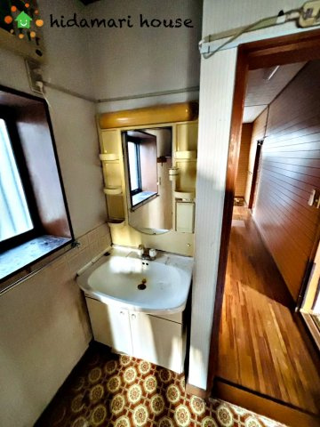 上尾市大谷本郷　中古戸建の独立洗面台