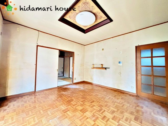 上尾市大谷本郷　中古戸建の居間・リビング