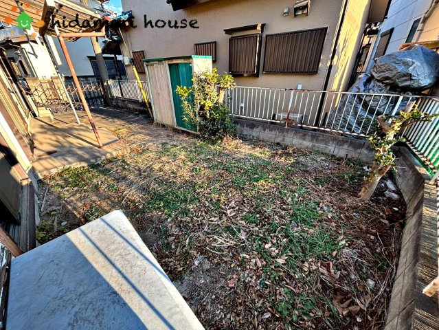 上尾市大谷本郷　中古戸建の庭