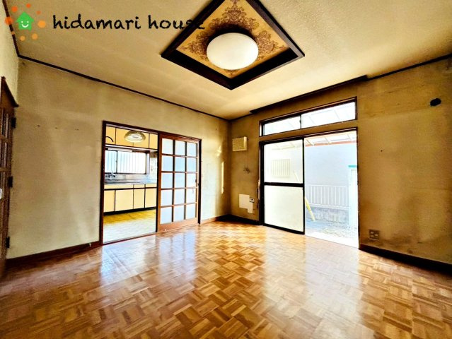 上尾市大谷本郷　中古戸建の居間・リビング