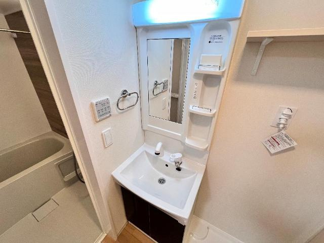 ファミール大野の洗面所|洗髪洗面化粧台