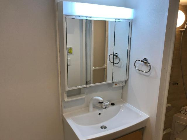 リバレイン東原の洗面所|洗髪洗面化粧台