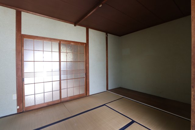 千音寺3077-3借家　東号室の寝室