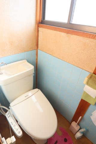 西野町1-20戸建のトイレ