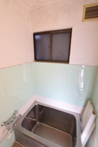 西野町1-20戸建の浴室