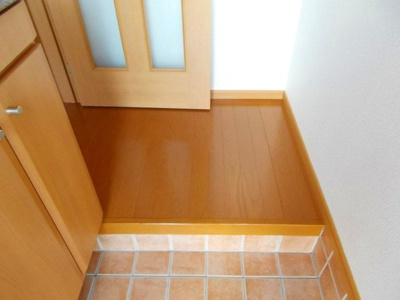 【玄関】 | ピーチテラス | 収納もある玄関です