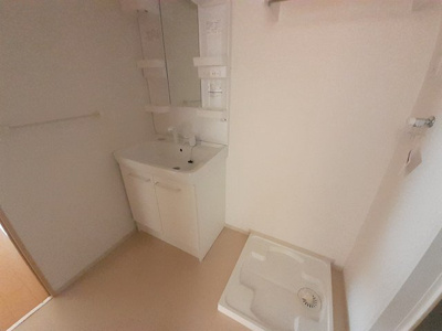 【洗面所】 | スカイ・ガーデンズ | 使いやすい洗面所です