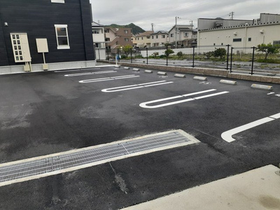 【駐車場】 | シャルマンヴィレッジ　Ｃ | 駐車場があるので、車を買う予定の方も安心です