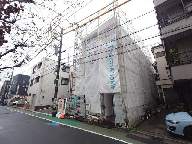 イゾラ・ピナの外観