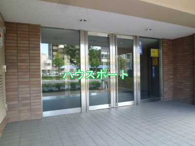 【エントランス】 | ベル・クローチェ京都洛央 | 物件より地下鉄　五条駅まで徒歩11分