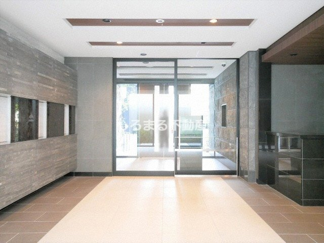 プレサンス京町堀ノースのロビー