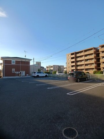 メゾン・デュ・ソレイユⅢの駐車場