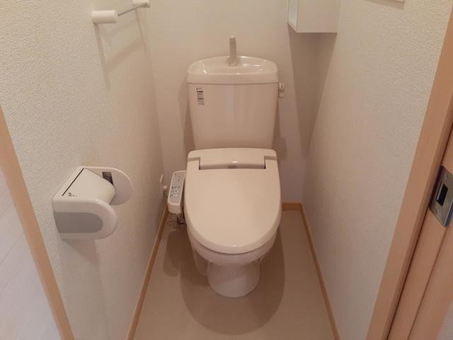 レイ・アンジュのトイレ