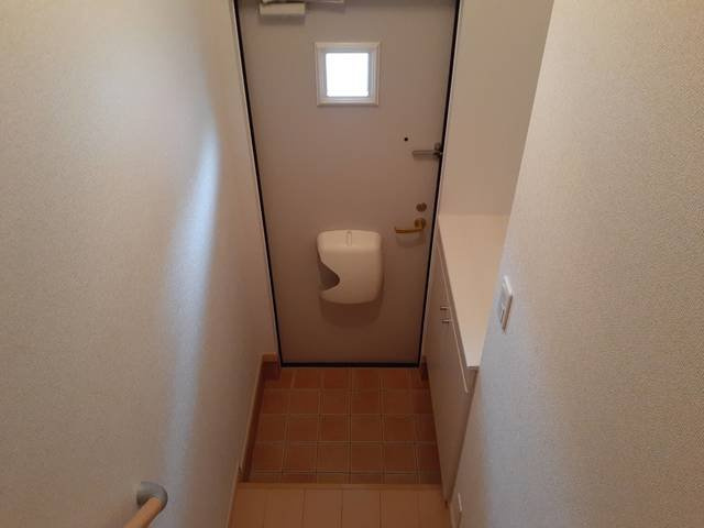 レイ・アンジュの玄関