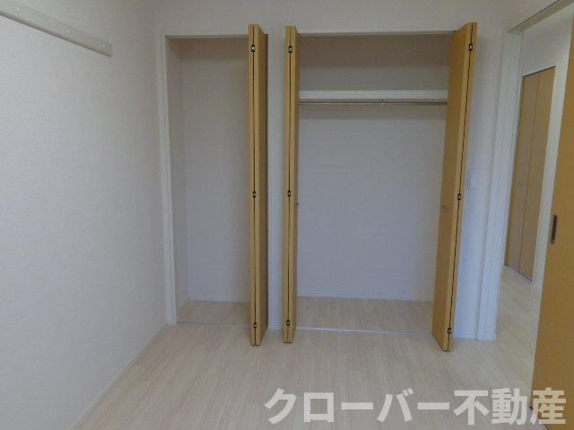 ヴェルフォーレの収納|洋室のクローゼット