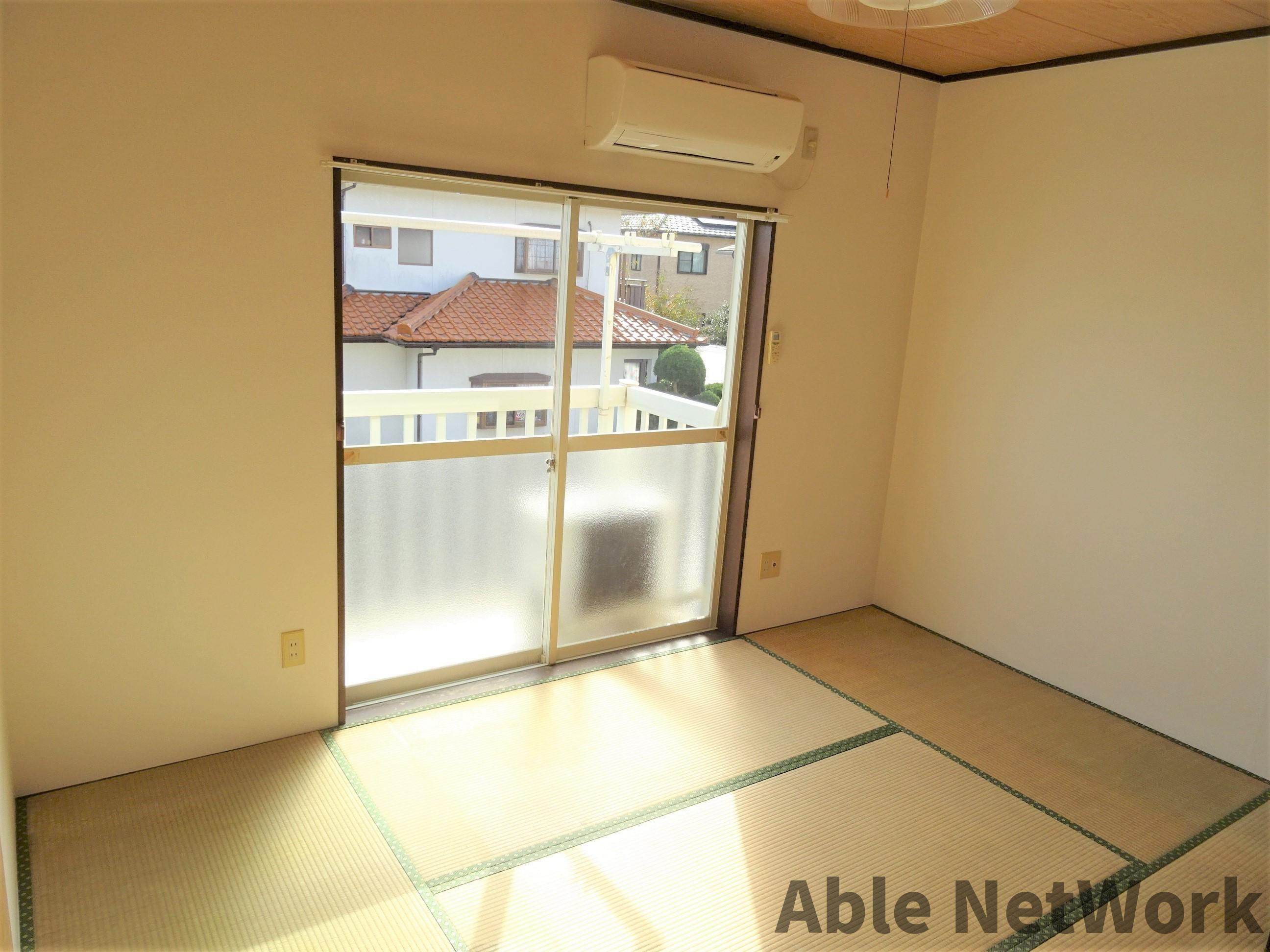 アークヒルズフクモトNO.1Ａの居間・リビング|和室6帖、日当り良好です！