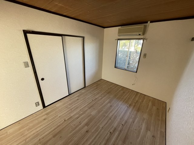 第二丸善富士見ハイツ の洋室