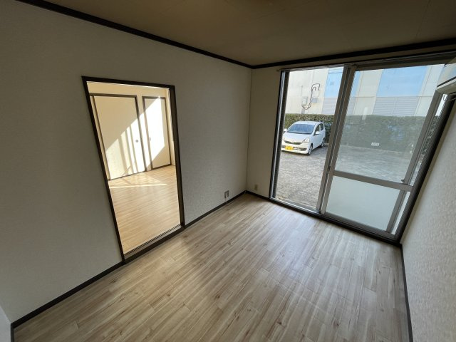 第二丸善富士見ハイツ の洋室