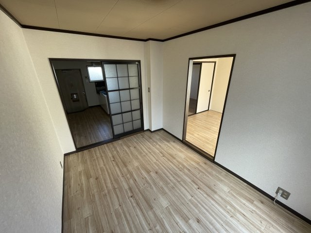 第二丸善富士見ハイツ の洋室