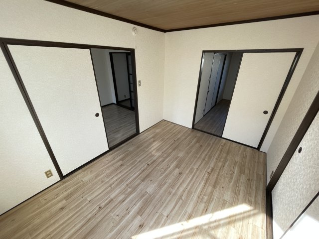 第二丸善富士見ハイツ の洋室