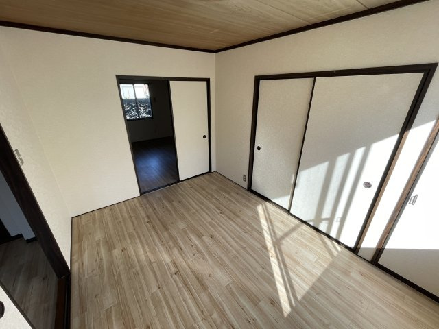 第二丸善富士見ハイツ の洋室