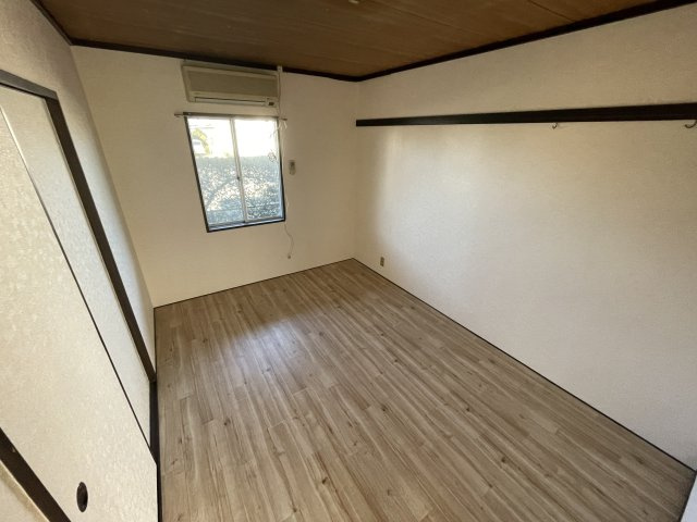 第二丸善富士見ハイツ の洋室