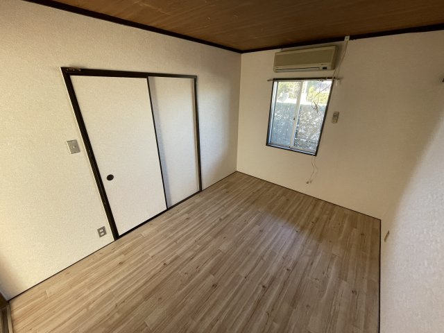 第二丸善富士見ハイツ の洋室