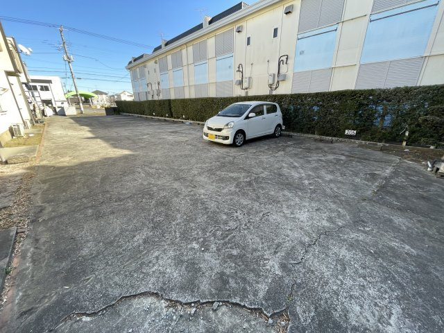 第二丸善富士見ハイツ の駐車場