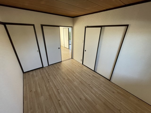 第二丸善富士見ハイツ の洋室