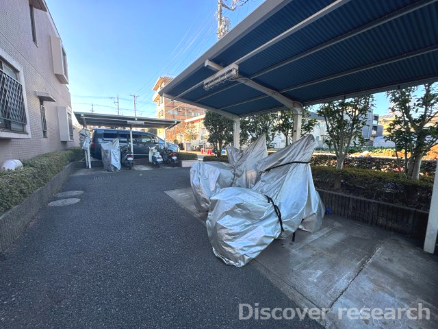 クリオ三鷹伍番館の駐車場|【バイク置場】