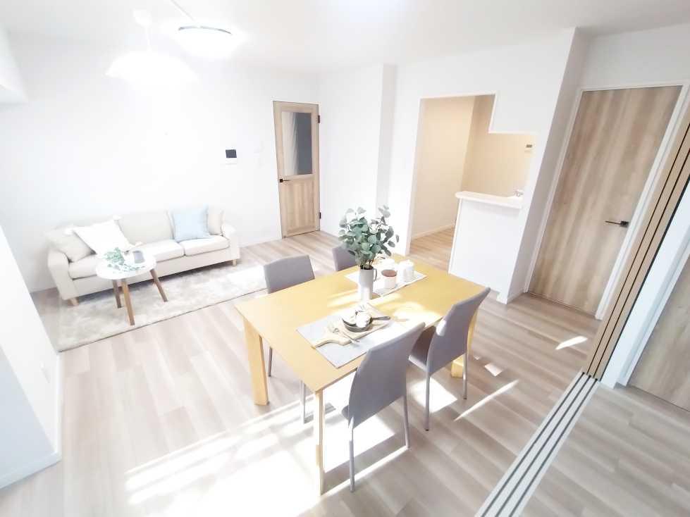 ダイアパレス幕張タイムズガーデンの居間・リビング