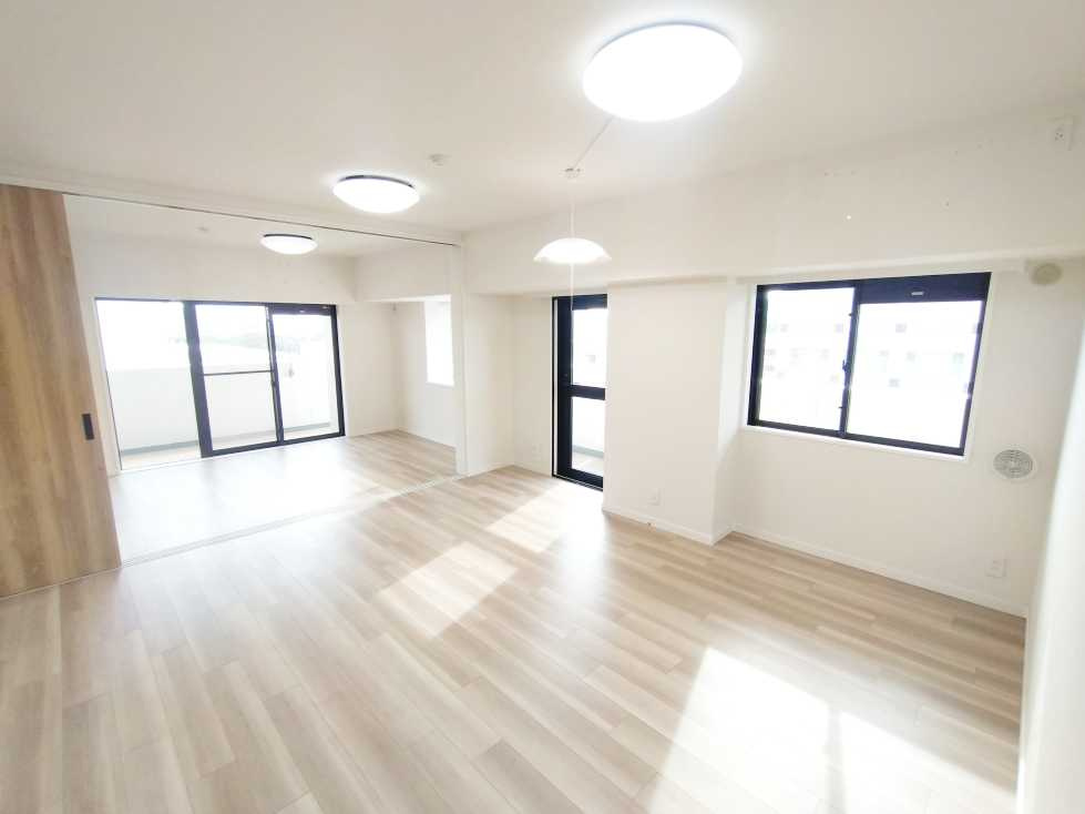 ダイアパレス幕張タイムズガーデンの居間・リビング